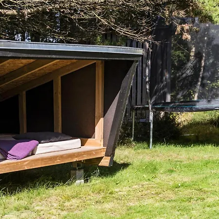 Kaerhogen Romo Denm * Romo